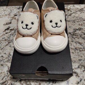 Converse Chuck Taylor Infant Sherpra bear shoe Size 5